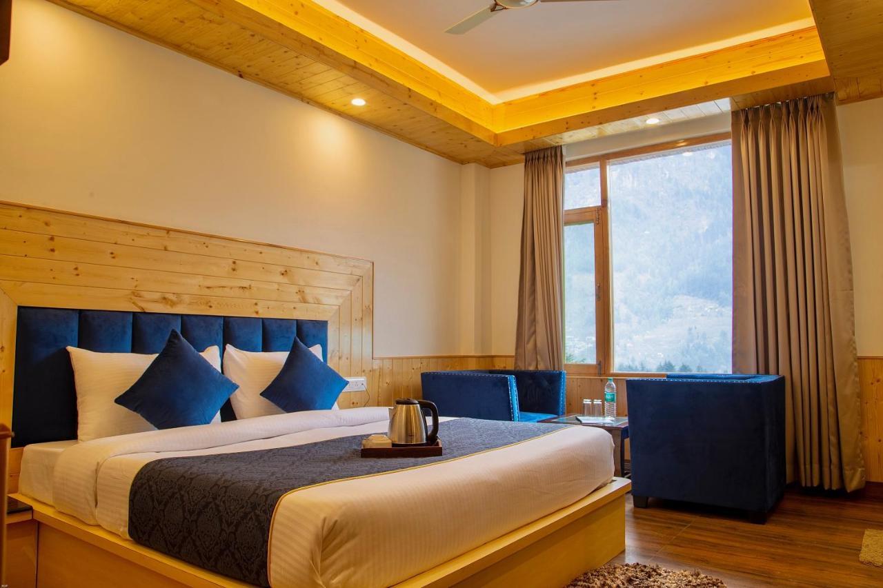 North Deodar Avenue, Manali — Photos 3