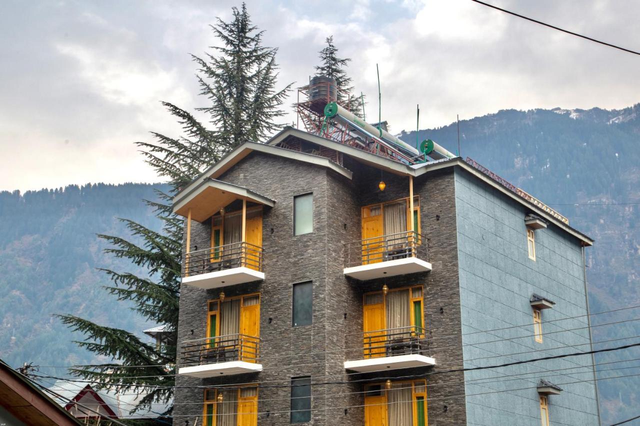 North Deodar Avenue, Manali, Manali